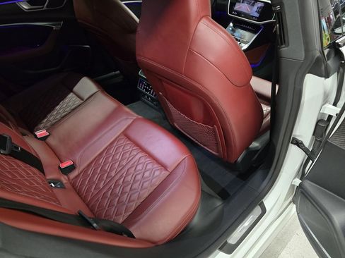 Used 2022 Audi S7 Prestige w/ Prestige Package image 32