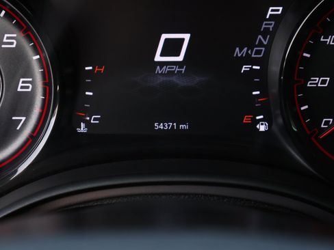 Used 2023 Dodge Charger SXT w/ Blacktop Package image 4