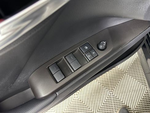 Used 2022 Toyota Camry LE image 11