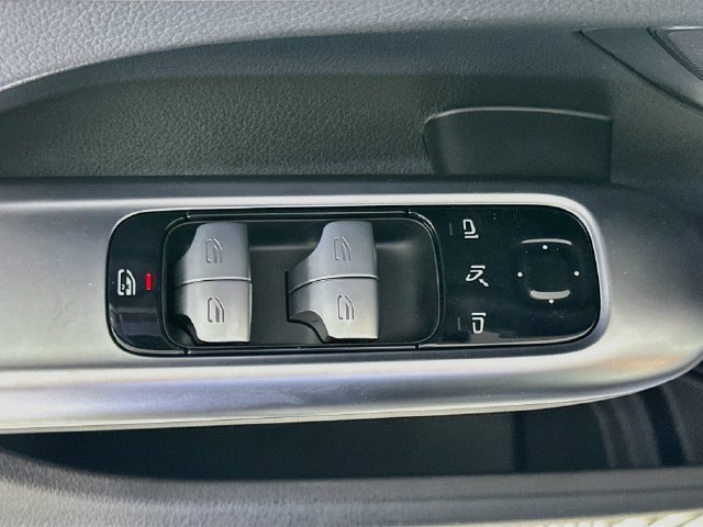 Used 2026 Mercedes-Benz C 300 4MATIC Sedan image 17