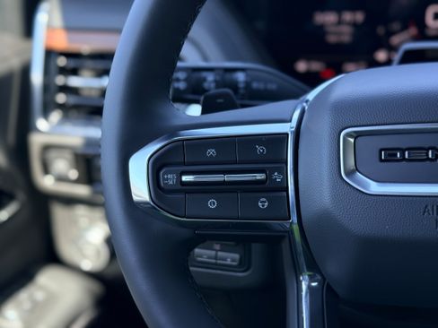 New 2026 GMC Yukon Denali w/ Denali Reserve Package AWD/4WD image 12