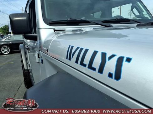 Used 2024 Jeep Wrangler Unlimited AWD/4WD image 11