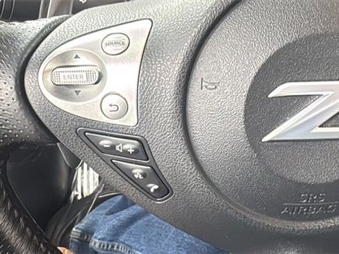 Used 2017 Nissan 370Z Touring image 17