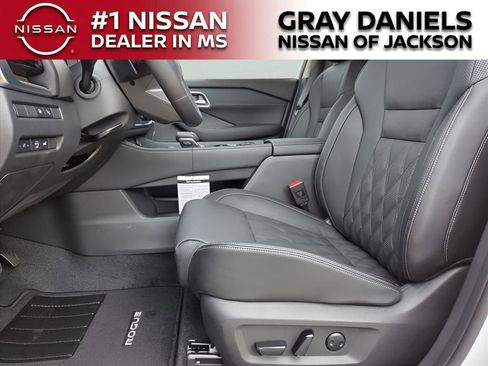 New 2026 Nissan Rogue Platinum w/ Platinum Premium Package image 11