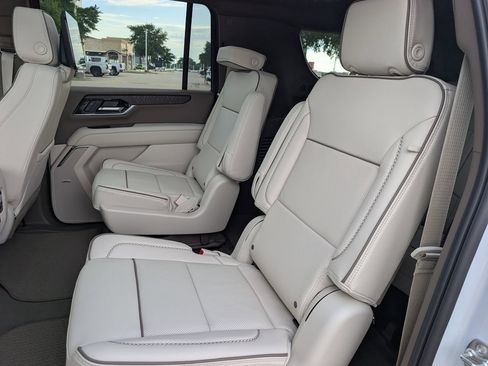New 2026 GMC Yukon XL Denali w/ Denali Reserve Package AWD/4WD image 21