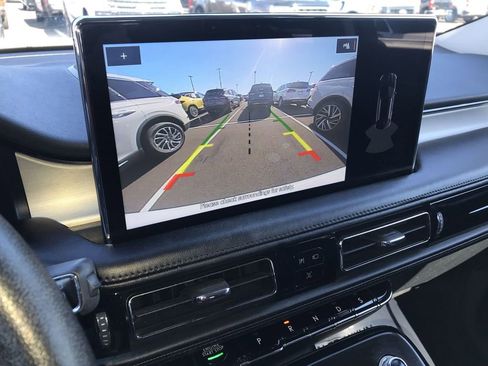 Used 2022 Lincoln Nautilus AWD w/ Premium Package image 17