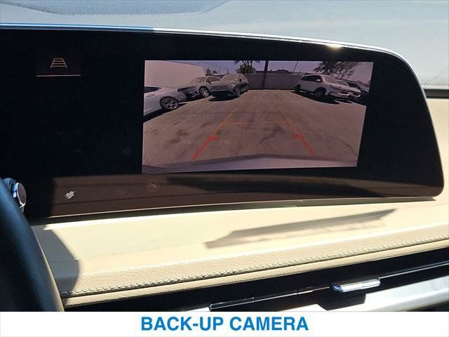 Used 2024 Cadillac XT4 Luxury w/ Cold Weather Package FWD image 19