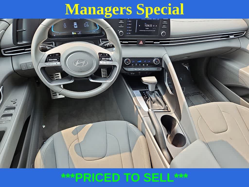 Certified 2025 Hyundai Elantra Sport w/ Cargo Package FWD image 10