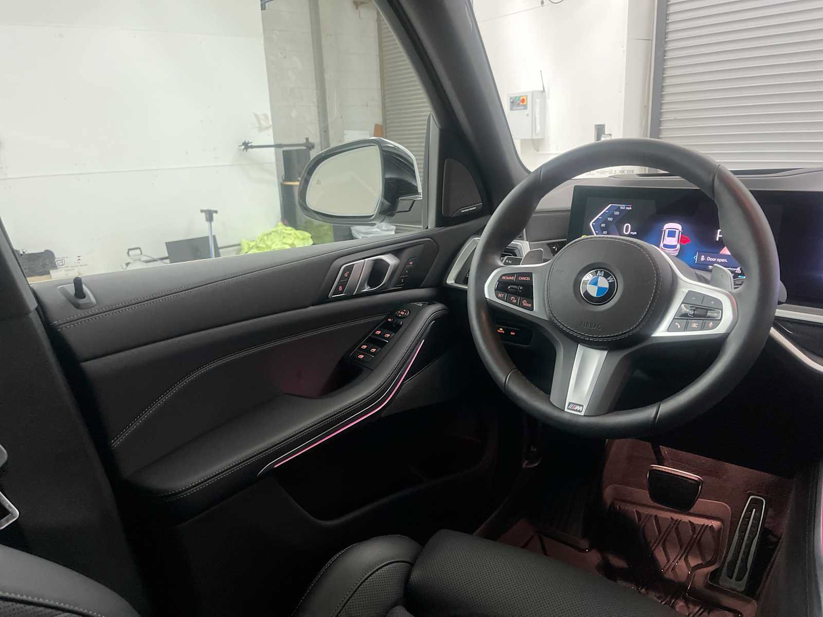 Used 2025 BMW X5 xDrive40i w/ M Sport Package AWD/4WD image 15