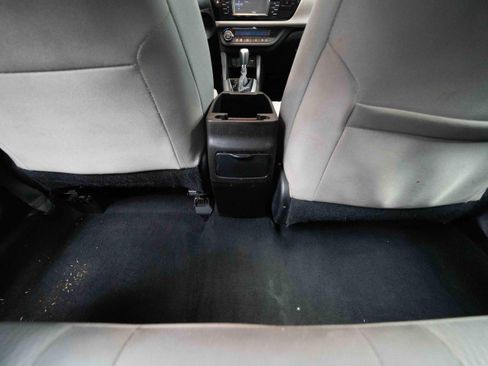 Used 2015 Toyota Corolla LE FWD image 22