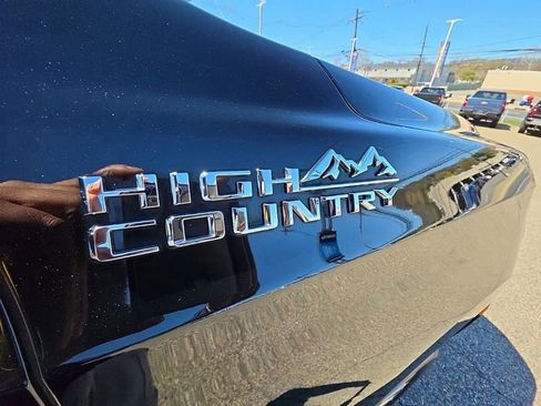 Used 2023 Chevrolet Tahoe High Country AWD/4WD image 39