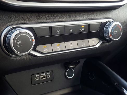 Used 2023 Nissan Altima 2.5 SV image 23