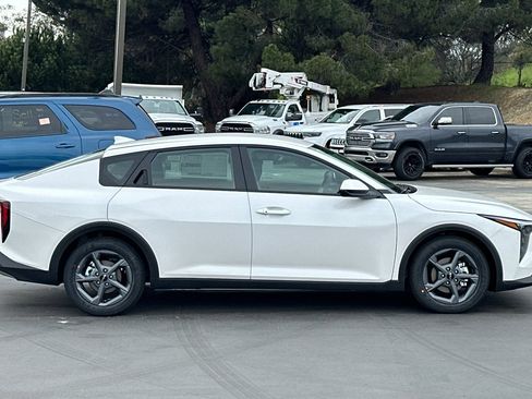 New 2026 Kia K4 FWD image 3