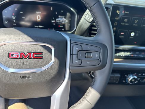 New 2026 GMC Sierra 1500 SLT image 19