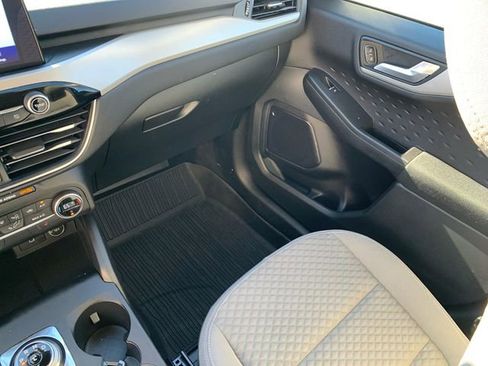 Used 2020 Ford Escape SE image 22