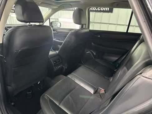 Used 2019 Subaru Outback 2.5i Limited AWD/4WD image 8