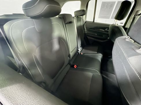 Used 2023 Jeep Grand Cherokee Laredo AWD/4WD image 24