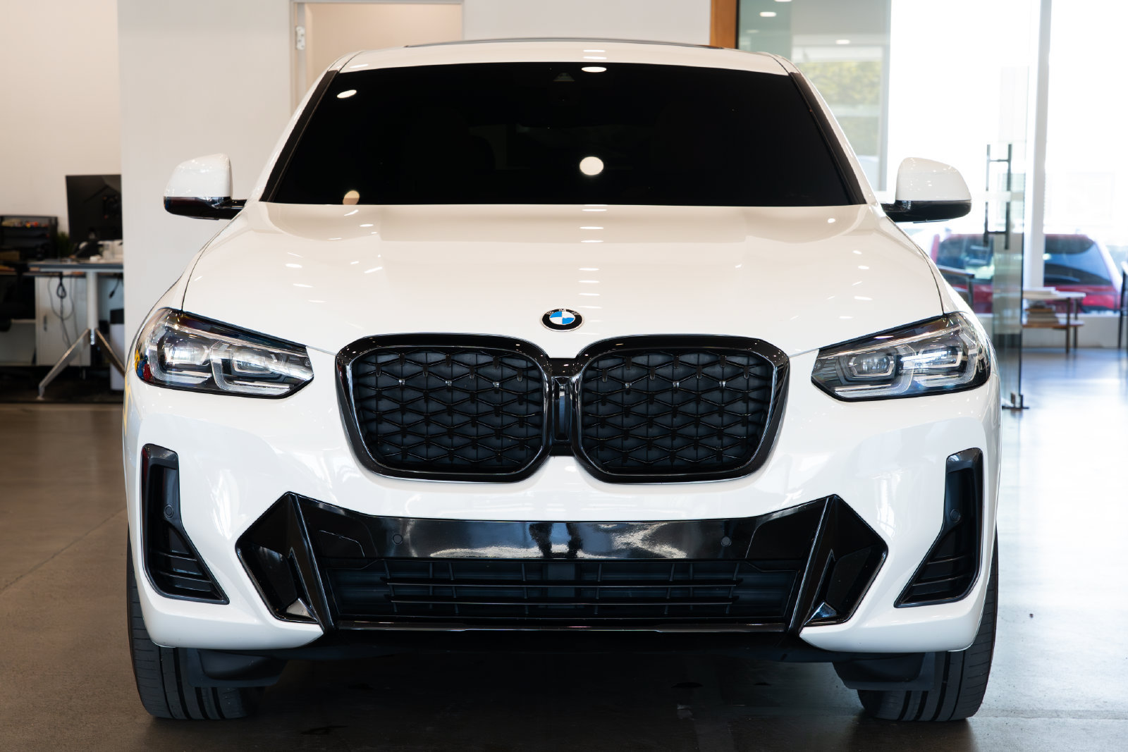 Used 2023 BMW X4 xDrive30i w/ M Sport Package AWD/4WD image 2