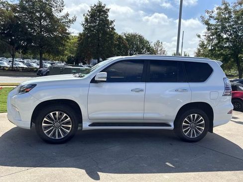 Used 2022 Lexus GX 460 Luxury w/ Off Road Package AWD/4WD image 10