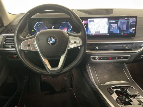 Certified 2023 BMW X7 xDrive40i w/ Premium Package image 9