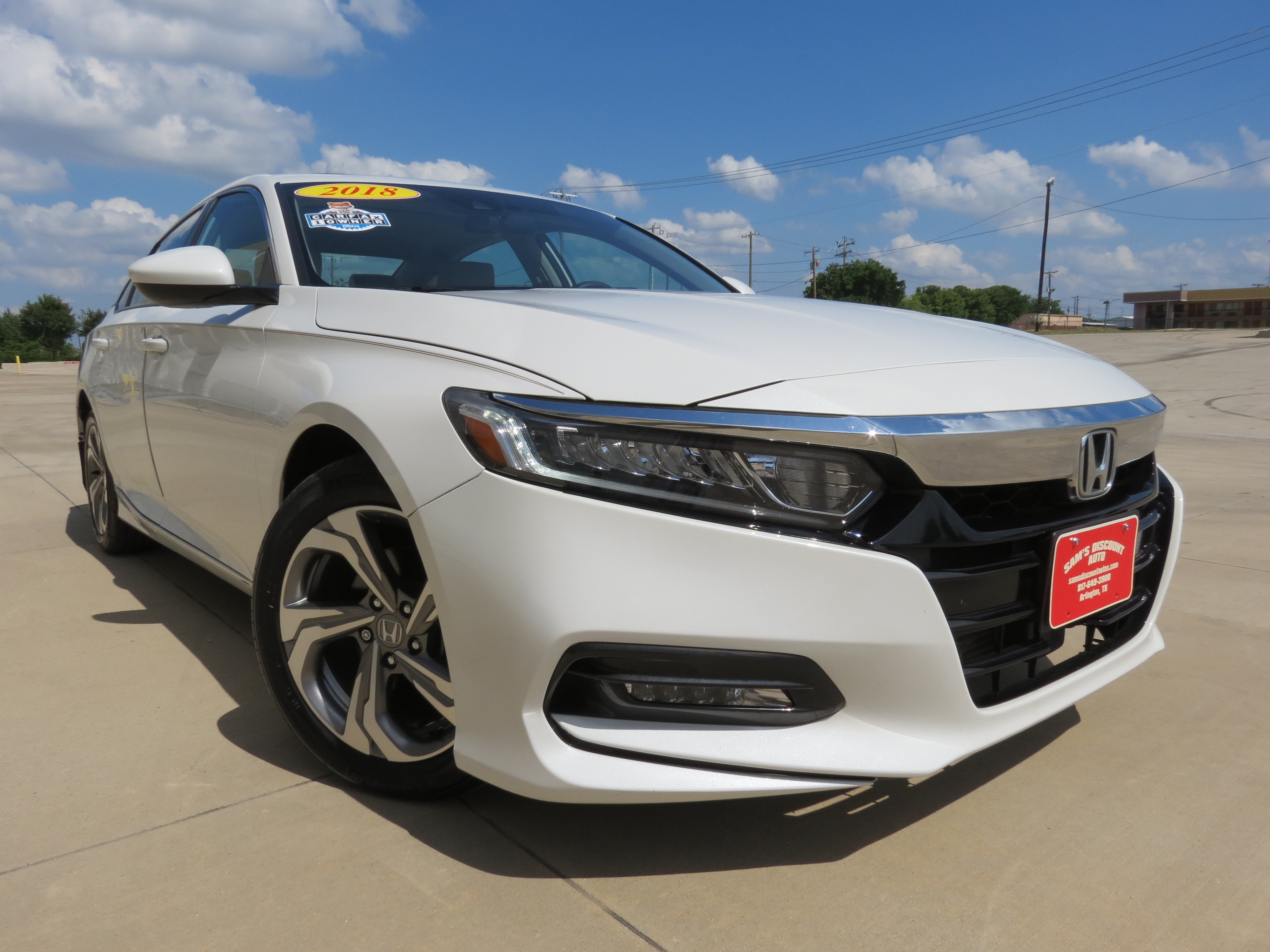 Used 2018 Honda Accord EX image 2