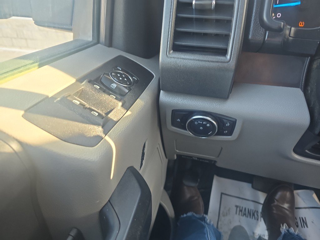 Used 2017 Ford F250 XL w/ Power Equipment Group AWD/4WD image 26