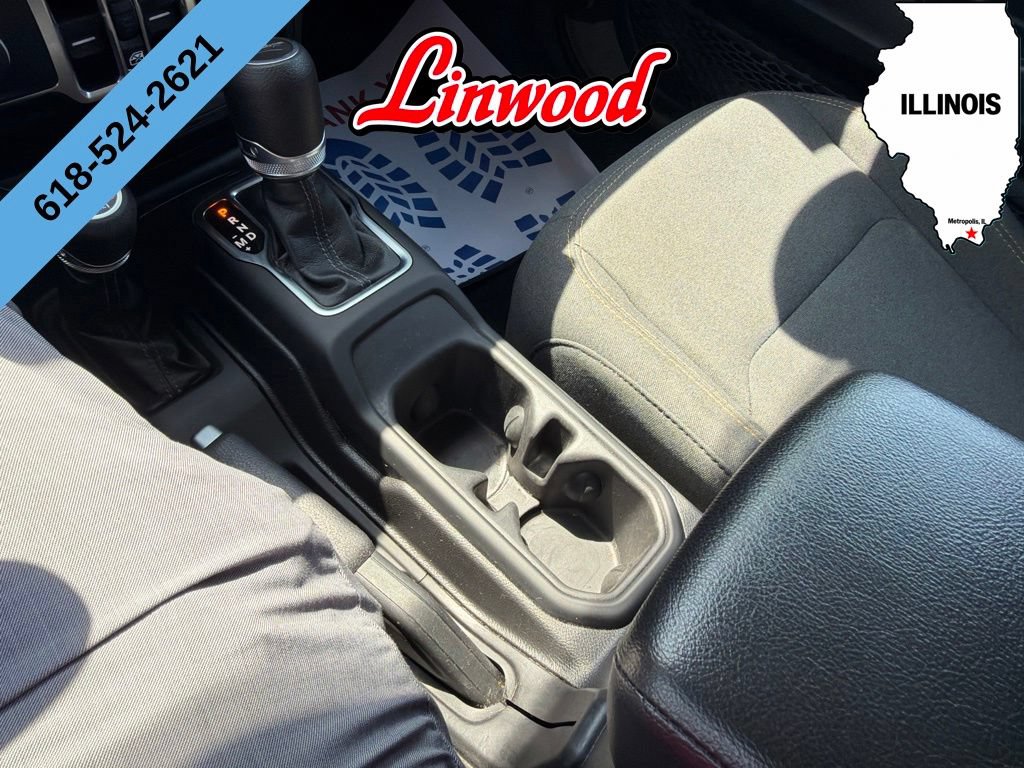 Used 2025 Jeep Gladiator Sport AWD/4WD image 17