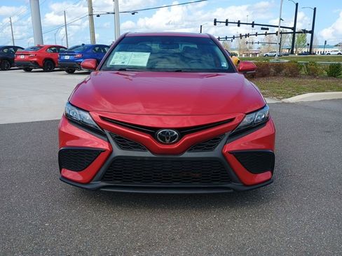 Used 2022 Toyota Camry SE w/ Convenience Package image 2
