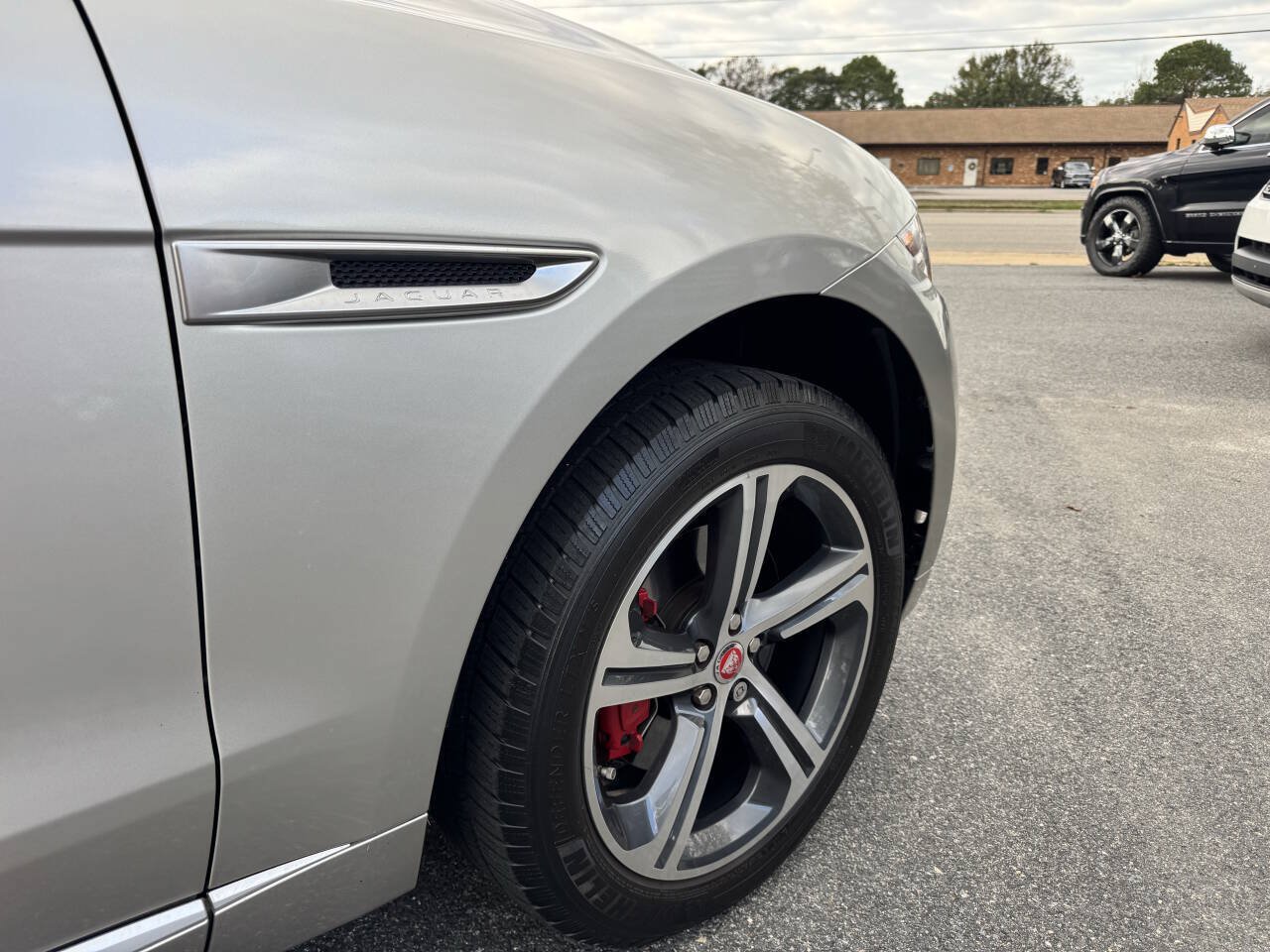 Used 2017 Jaguar F-PACE S AWD/4WD image 5