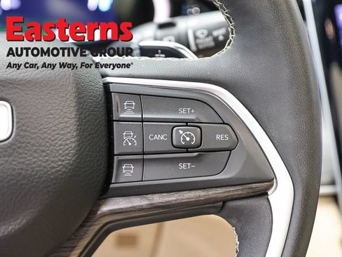 Used 2023 Jeep Grand Cherokee 4WD 4xe w/ Luxury Tech Group II image 18