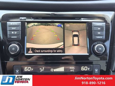Used 2018 Nissan Rogue SV w/ Premium Package FWD image 20