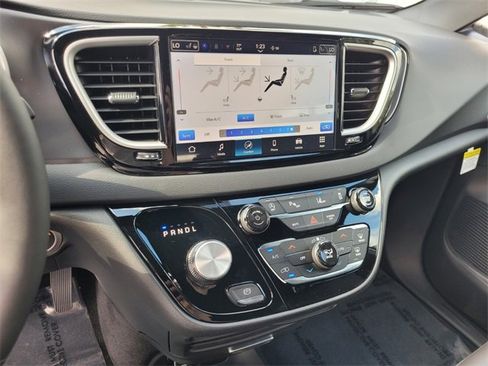 New 2026 Chrysler Voyager LX image 23