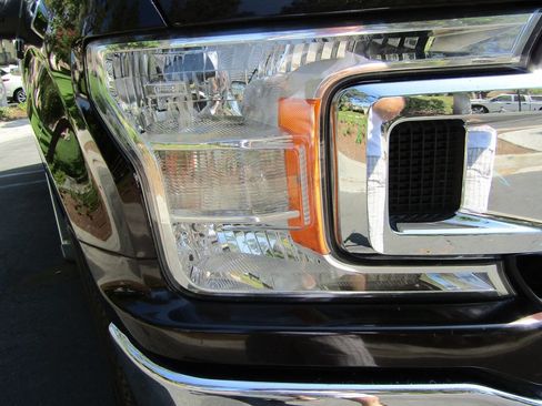 Used 2018 Ford F150 XLT w/ Equipment Group 302A Luxury image 11