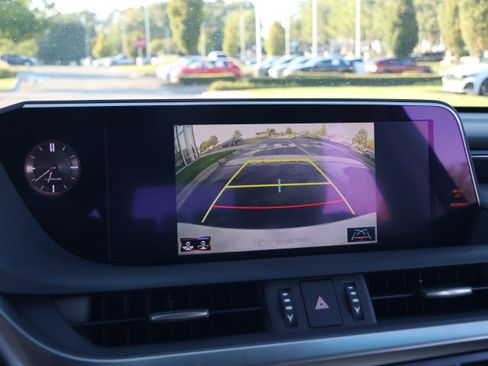 Used 2020 Lexus ES 300h w/ Premium Package FWD image 25