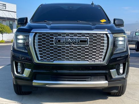 Used 2021 GMC Yukon XL Denali w/ Denali Premium Package AWD/4WD image 2