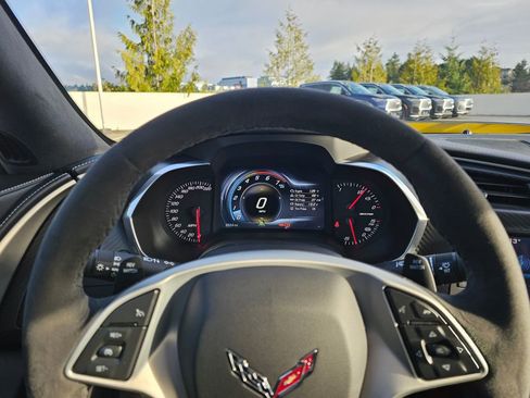 Used 2015 Chevrolet Corvette Z06 w/ 3LZ Preferred Equipment Group image 29