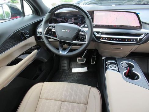 New 2026 Cadillac Lyriq V image 14