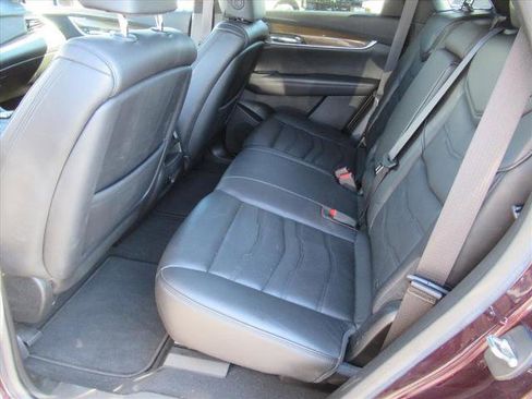 Used 2018 Cadillac XT5 Platinum w/ Driver Assist Package image 32