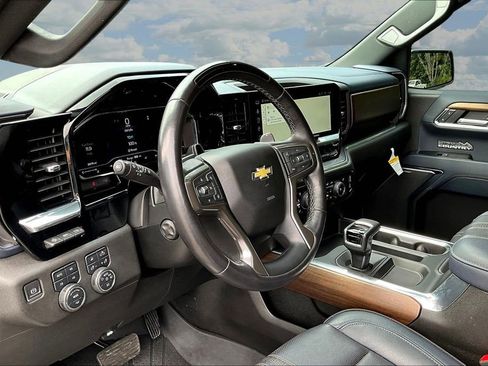 Used 2023 Chevrolet Silverado 1500 High Country AWD/4WD image 20