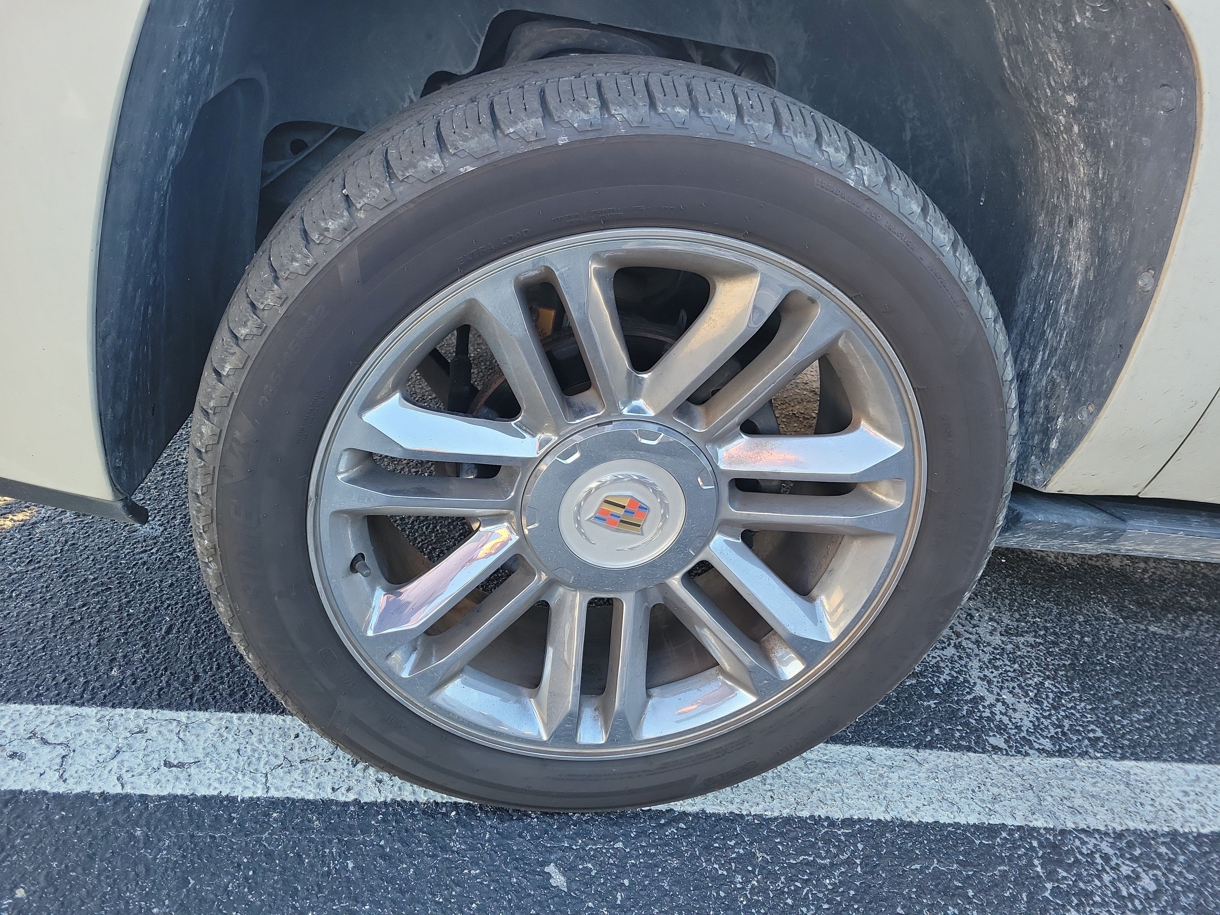 Used 2014 Cadillac Escalade ESV Premium RWD image 5