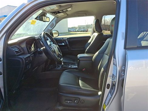 Used 2024 Toyota 4Runner TRD Off-Road Premium image 14