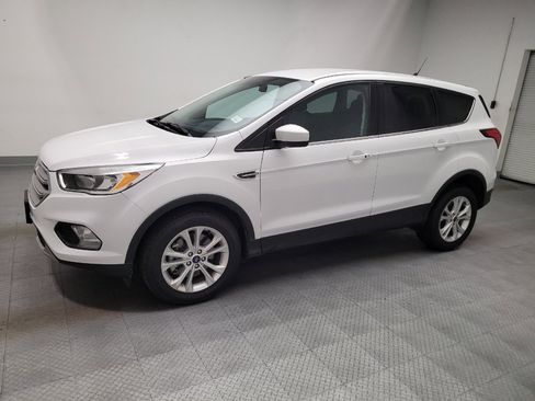 Used 2019 Ford Escape SE FWD image 2