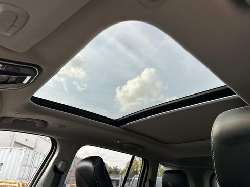 Used 2023 Jeep Grand Cherokee Limited AWD/4WD image 19
