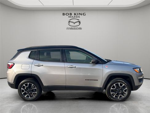Used 2019 Jeep Compass Trailhawk image 6