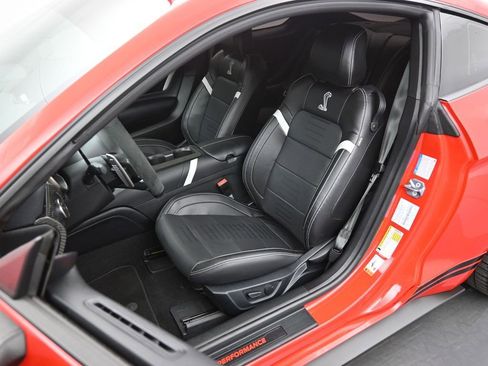 Used 2021 Ford Mustang Shelby GT500 w/ Technology Package image 7