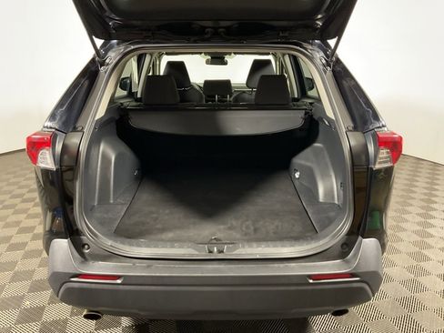 Used 2019 Toyota RAV4 XLE AWD/4WD image 17