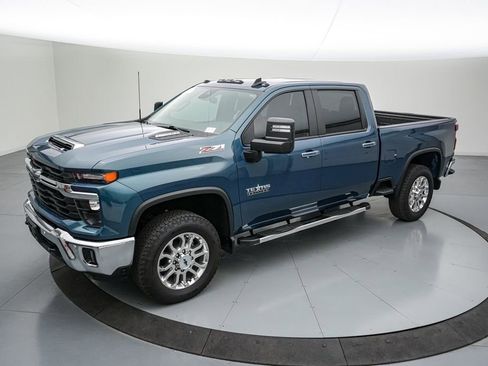 Used 2025 Chevrolet Silverado 2500 LT w/ Texas Edition image 9