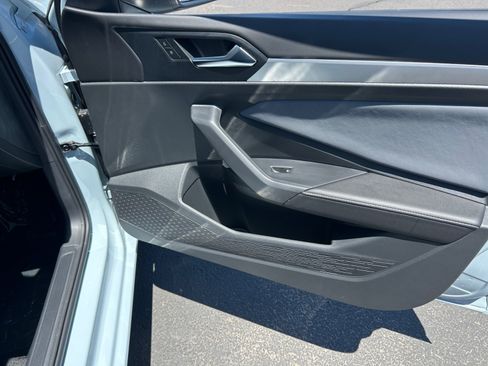 New 2026 Volkswagen Jetta SE FWD image 16