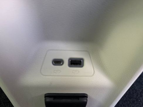Used 2023 Buick Envision Avenir FWD image 6