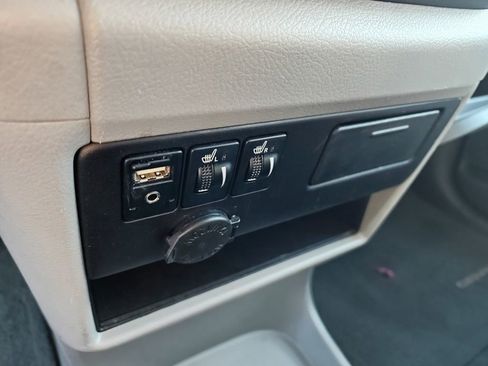 Used 2015 Toyota Sienna XLE AWD/4WD image 9